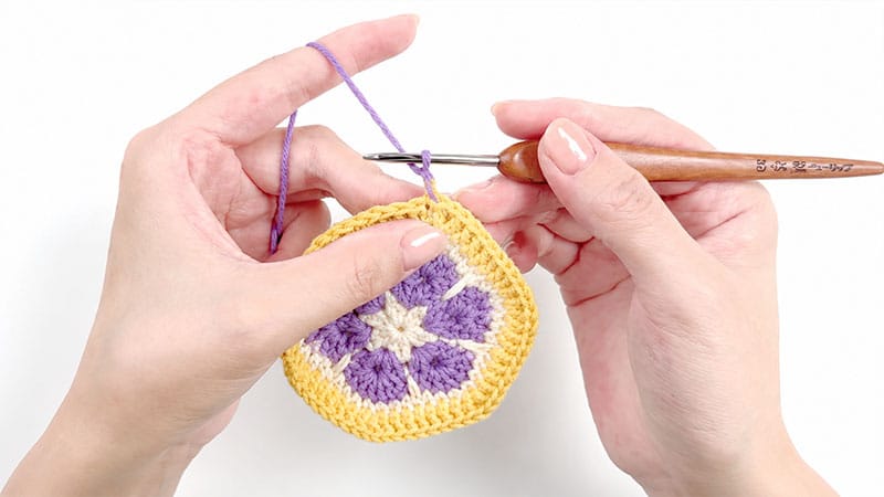 Step-by-Step Motif Pattern