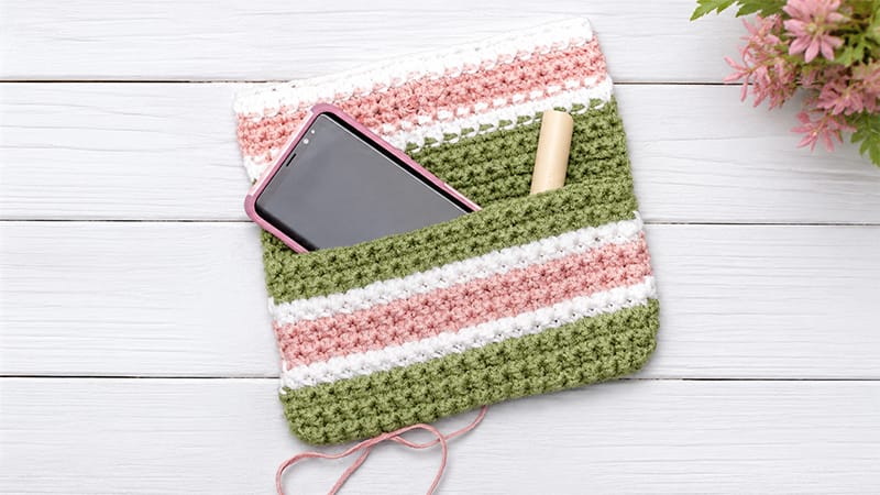 Crochet Seek Adventure Clutch