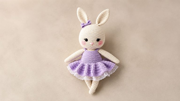 Mrs. Cute Bunny Amigurumi