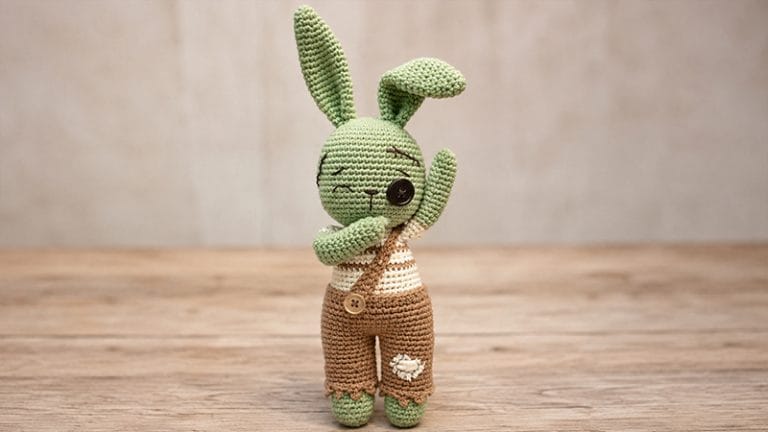 Zombie Bunny Amigurumi